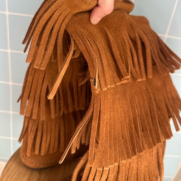 Minnetonka 3 Layer Fringe Suede Boots Size 5 Boho Western - Picture 6 of 6